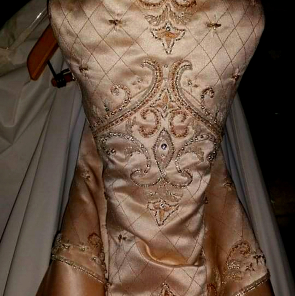 Brand new wedding sample dress